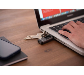 Latarka Ledlenser K4R szara