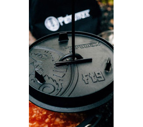 Żeliwny Kociołek Holenderski z Nóżkami Petromax 9